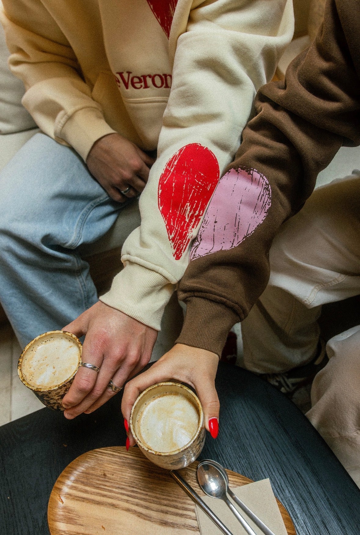 Pack "Dúo" Sudaderas cropped fit beige y marrón chocolate