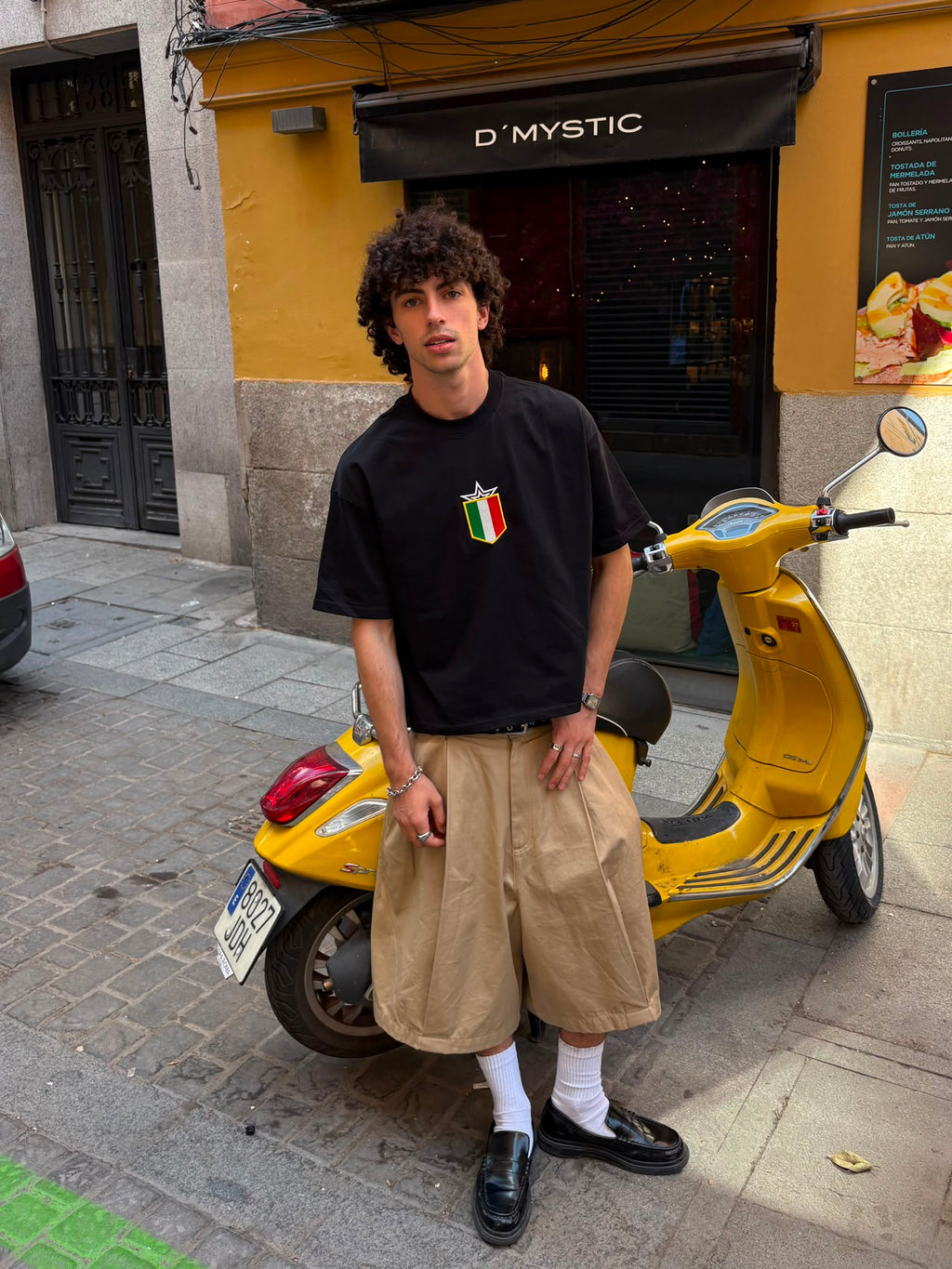 Camiseta Negra Italian private club