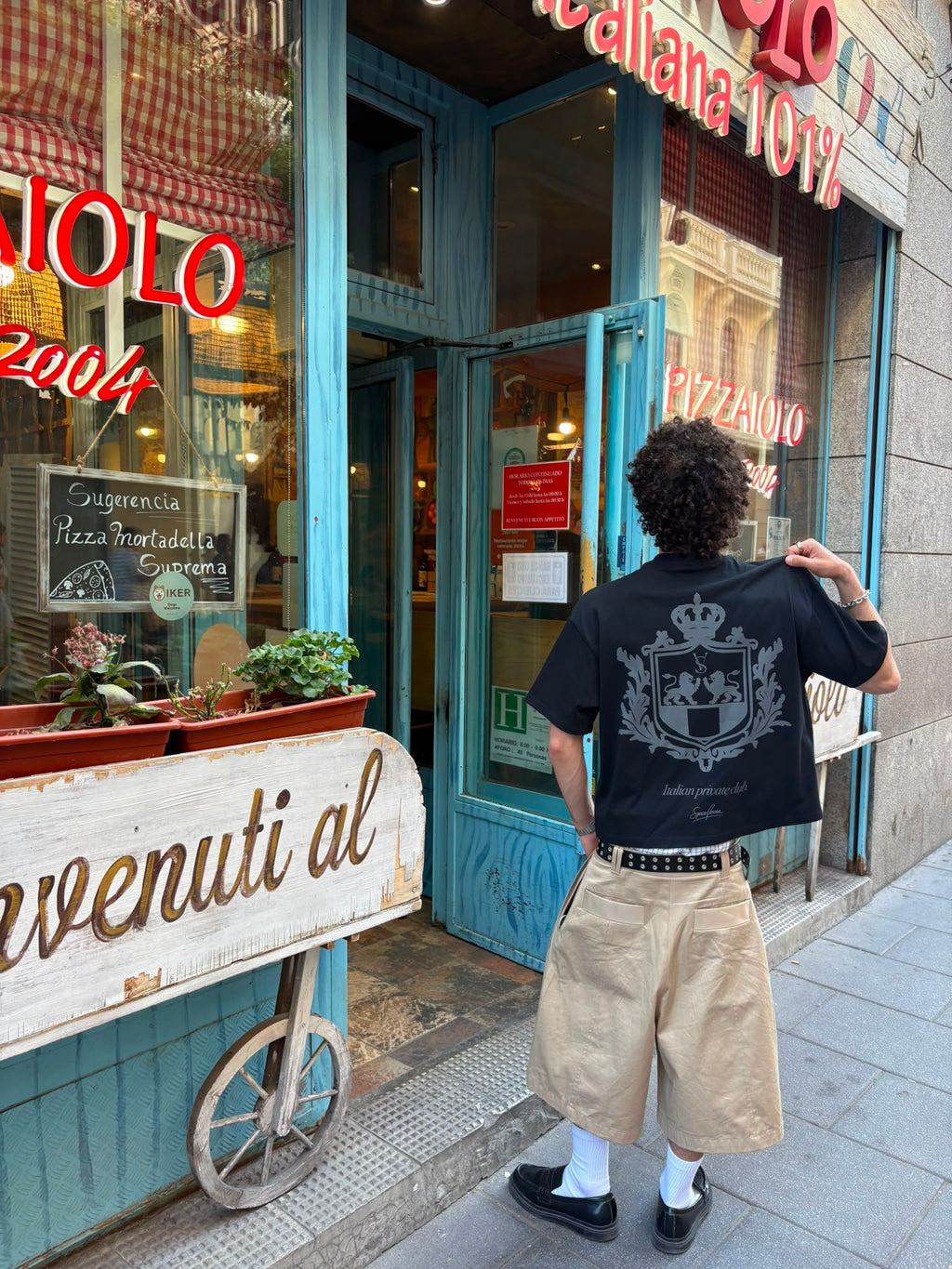 Camiseta Negra Italian private club