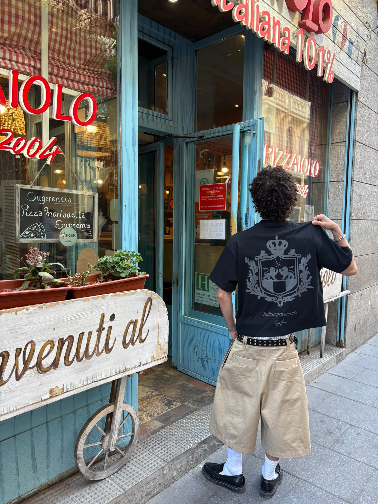 Camiseta Negra Italian private club